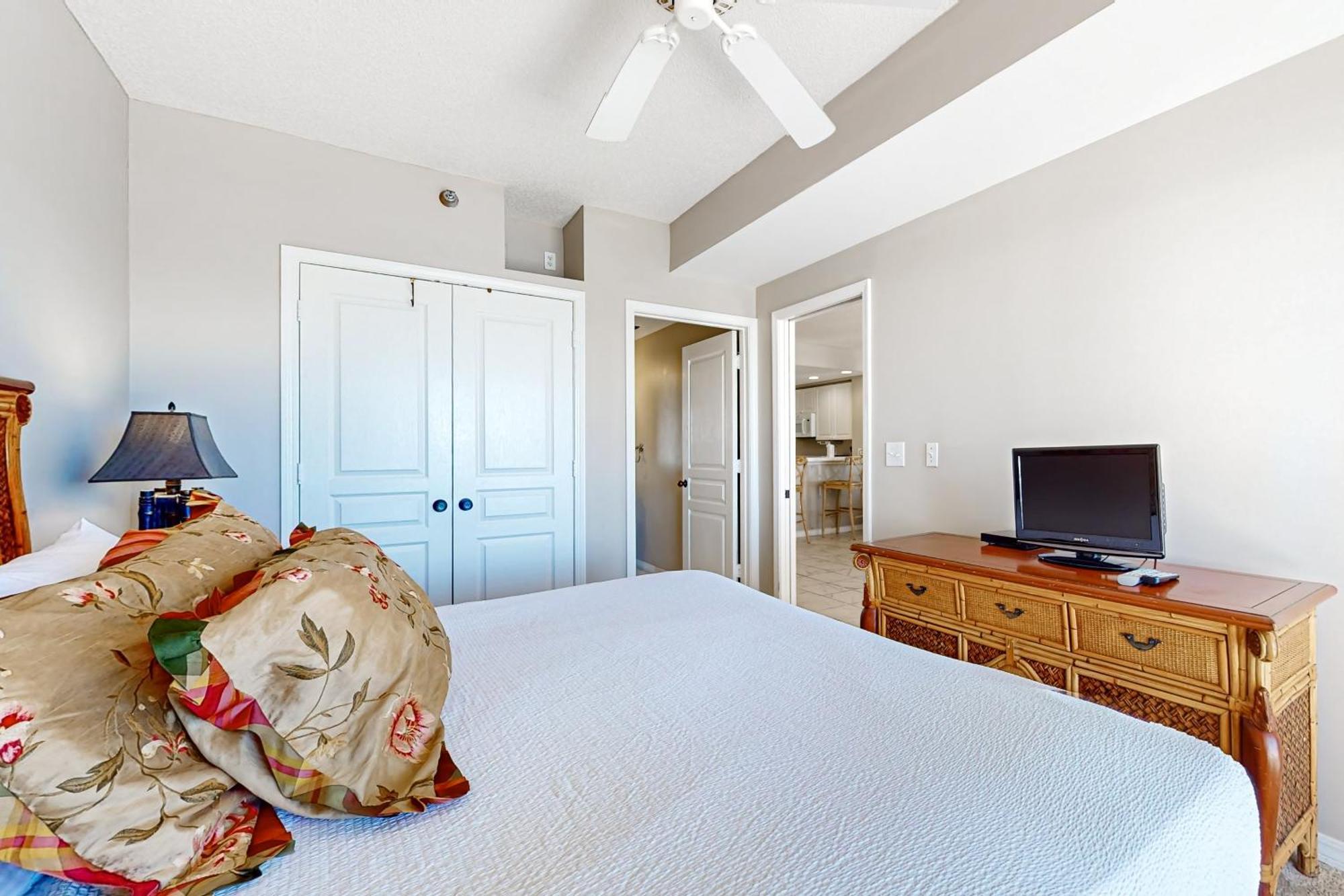 Apartment Emerald Isle 0603