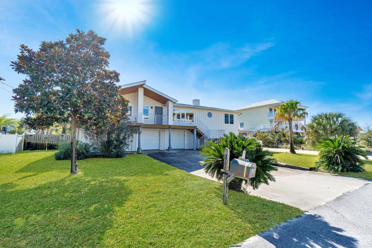 Panferio Paradise- Pool House On Pensacola Holiday home *