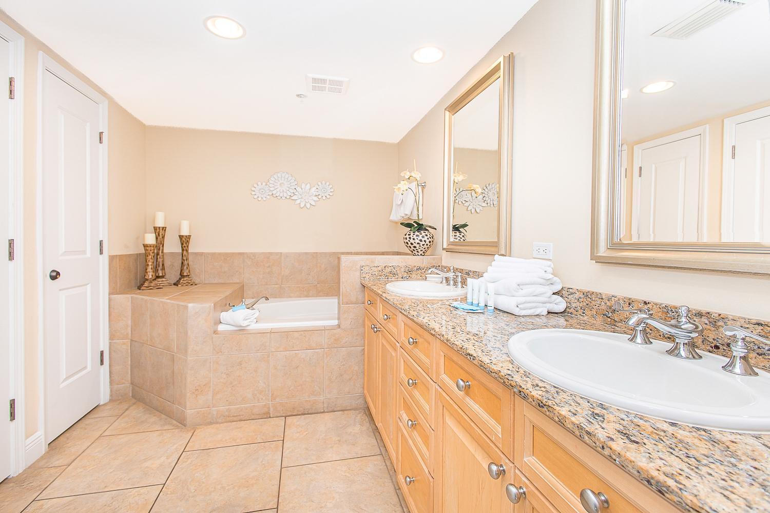 Oceanfront Tower 3 Gulf & Bay View 3-bedroom 18th Floor In Pensacola * Pensacola Beach