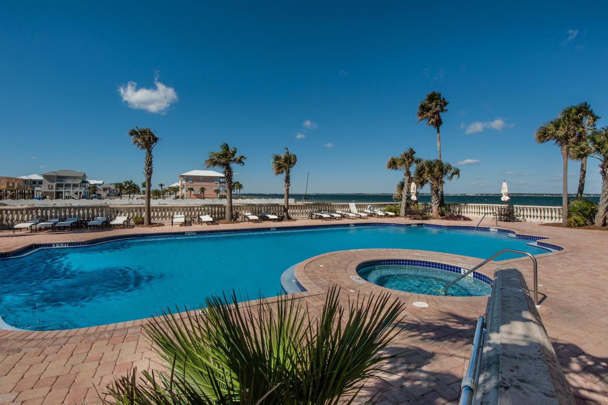 Oceanfront Tower 3 Gulf & Bay View 3-bedroom 18th Floor In Pensacola Aparthotel *