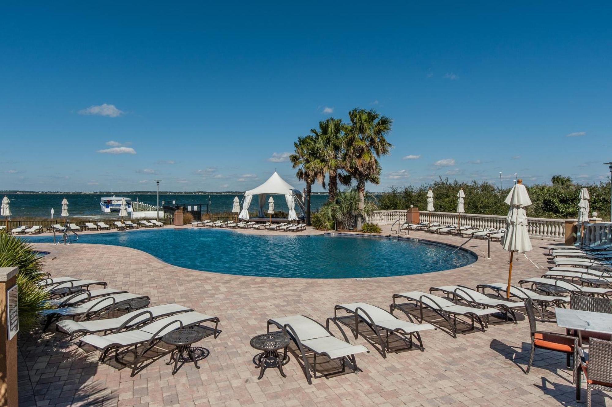 Aparthotel Oceanfront Tower 3 Gulf & Bay View 3-bedroom 18th Floor In Pensacola *