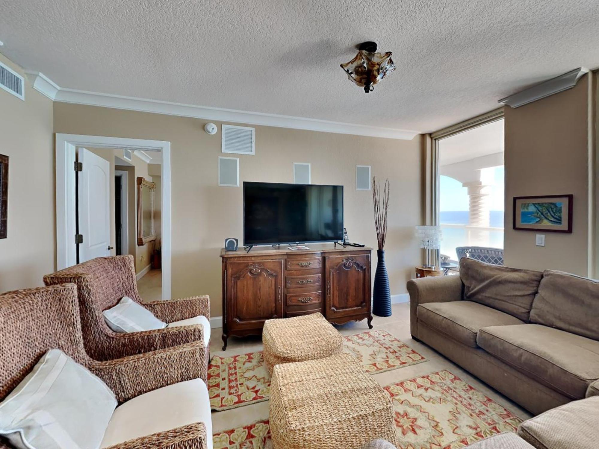 Club 904c Apartment