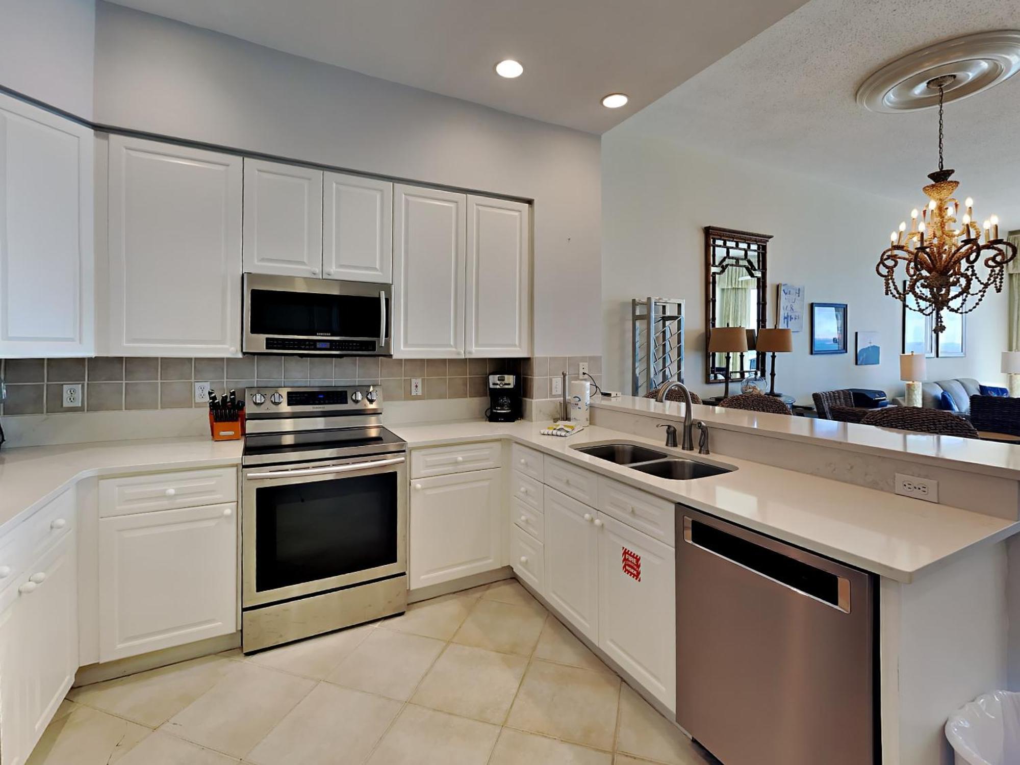 Amazing In Pensacola With Heated Swimming Pool, Outdoor Swimming Pool And 2 Bedrooms Apartment