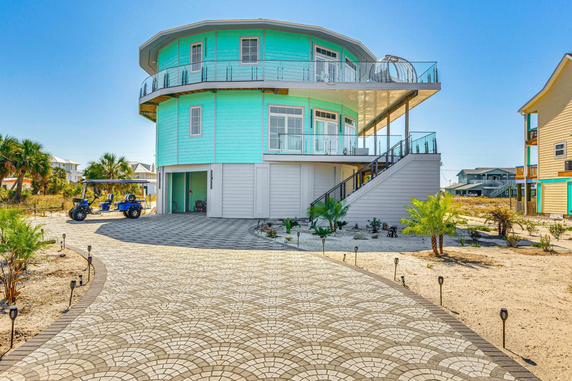 Walk Or Bike To Shore Pensacola Retreat! Holiday home