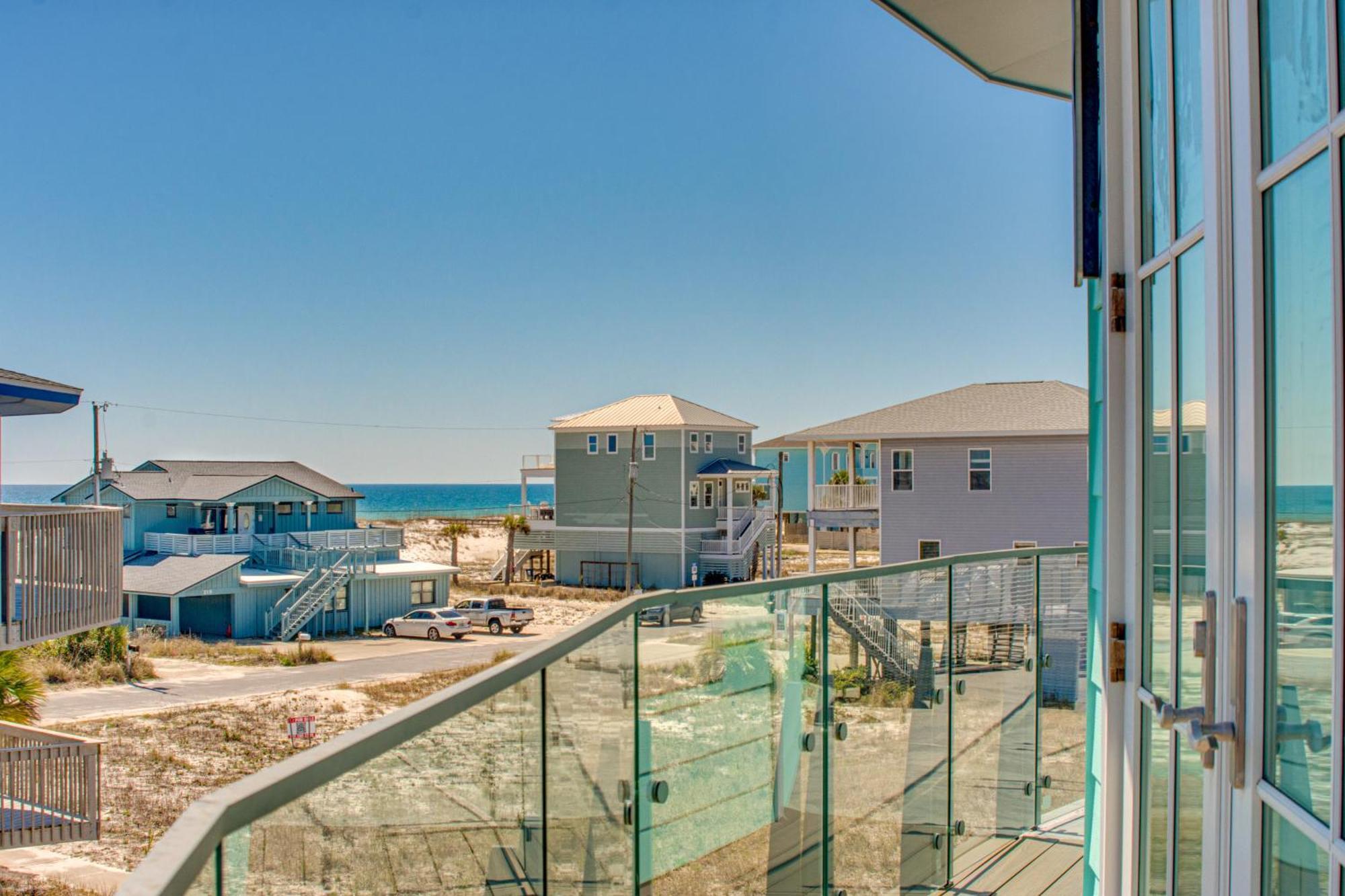 Walk Or Bike To Shore Pensacola Retreat! Holiday home Pensacola Beach