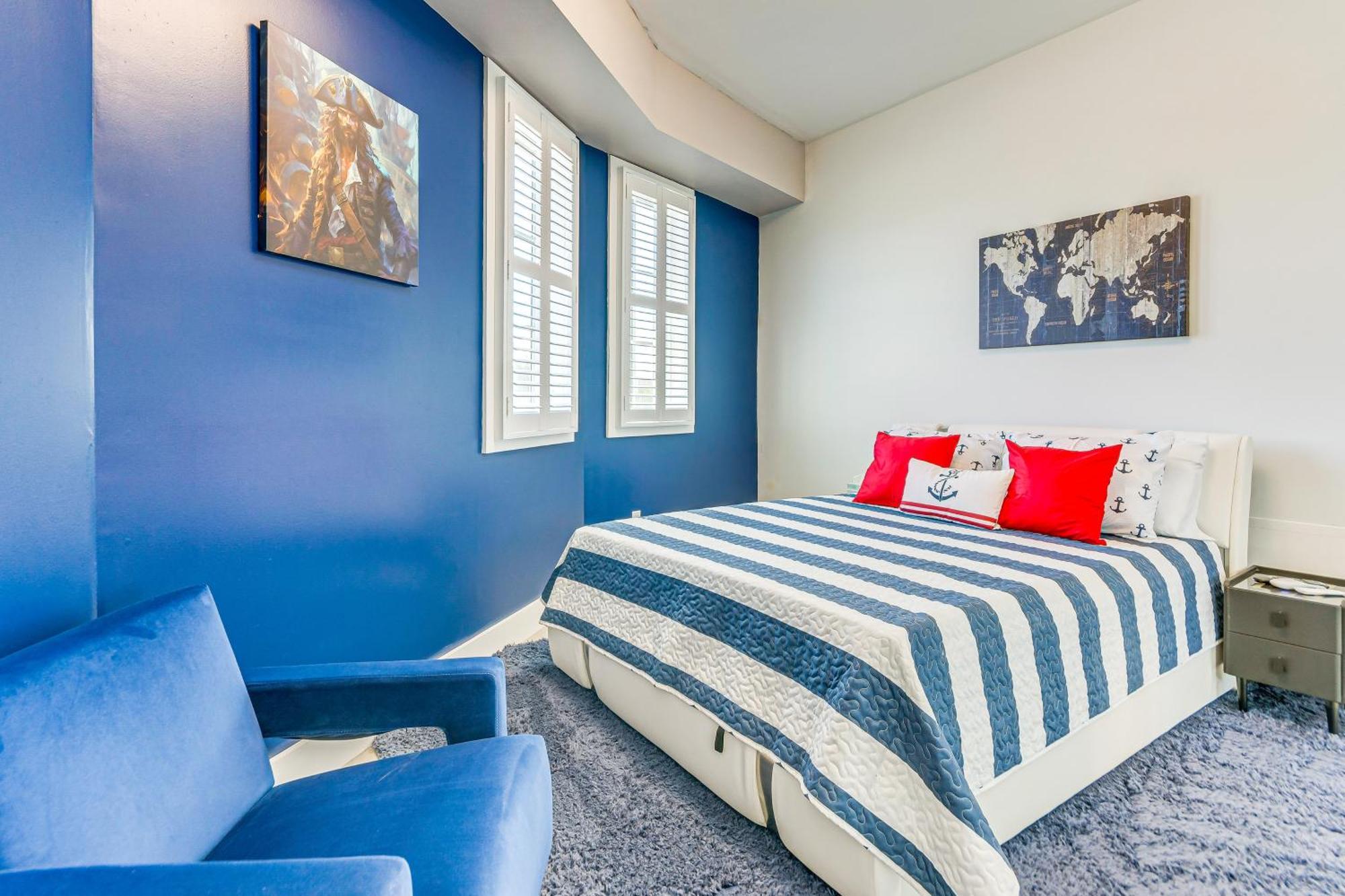 Walk Or Bike To Shore Pensacola Retreat! Holiday home