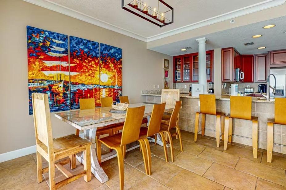 Club & Unit 1502 * Pensacola Beach