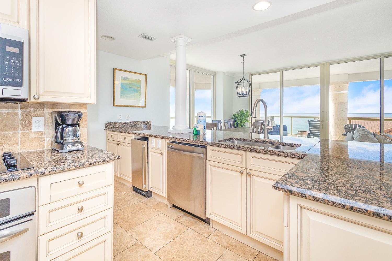 Apartment Club Gulf Front 4b - 401 *