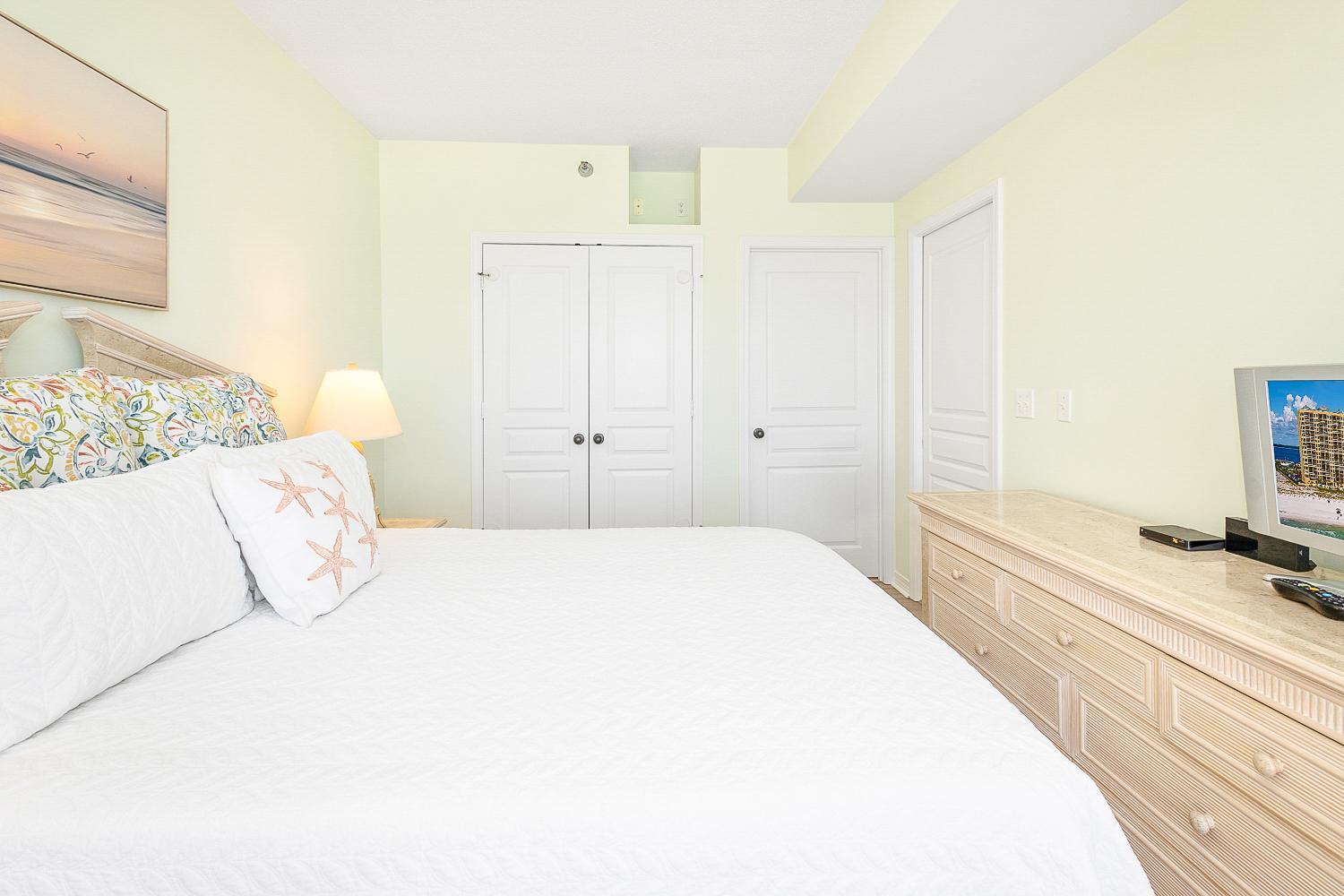 Emerald Isle Gulf Front 2b - 802 * Pensacola Beach
