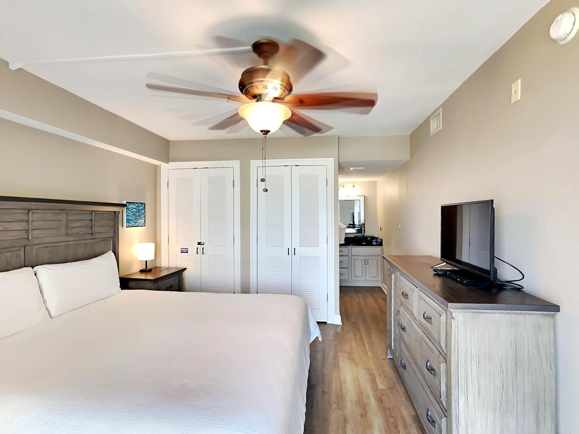Apartment Regency Towers 203 West *