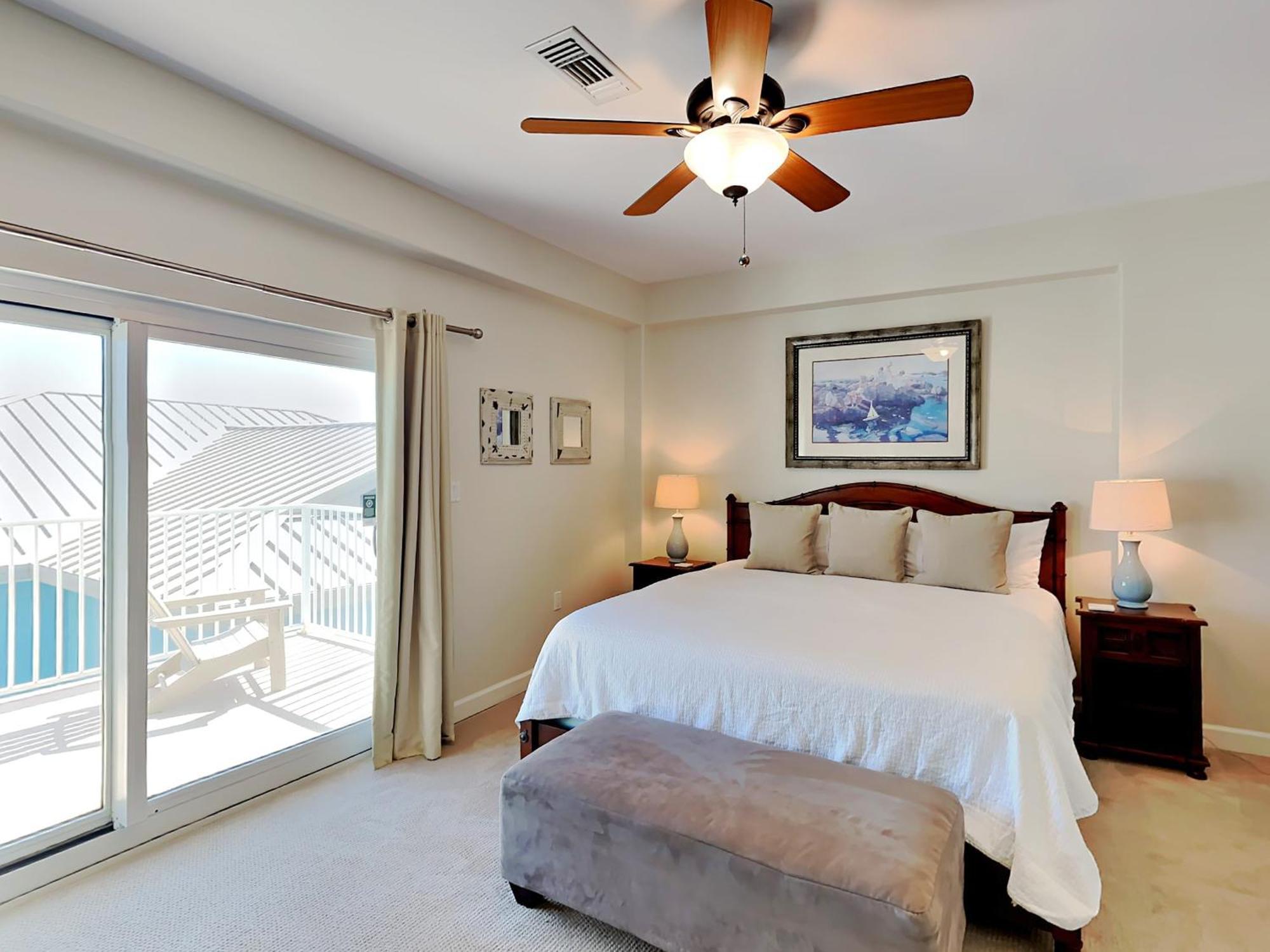 Awesome In Pensacola With Outdoor Swimming Pool And 3 Bedrooms