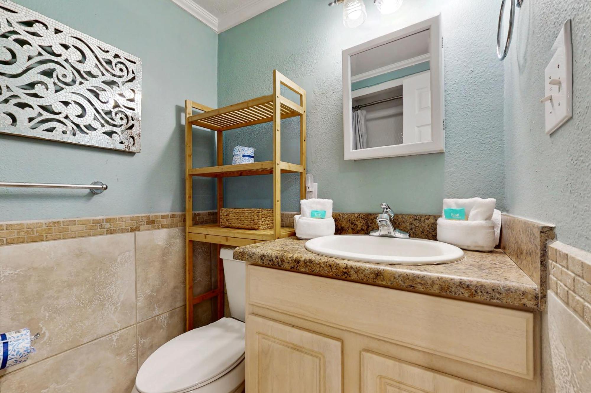 Dollar E201 Apartment