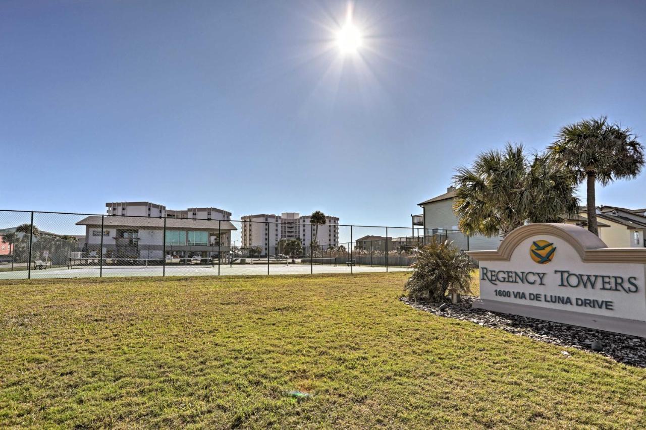 Pensacola With Patio And Access To Beach!