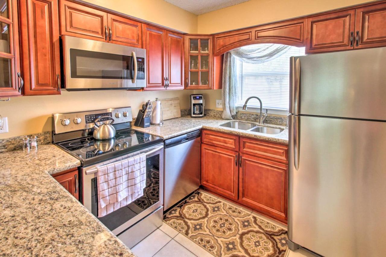 Apartment Renovated Pensacola With Community Pool!