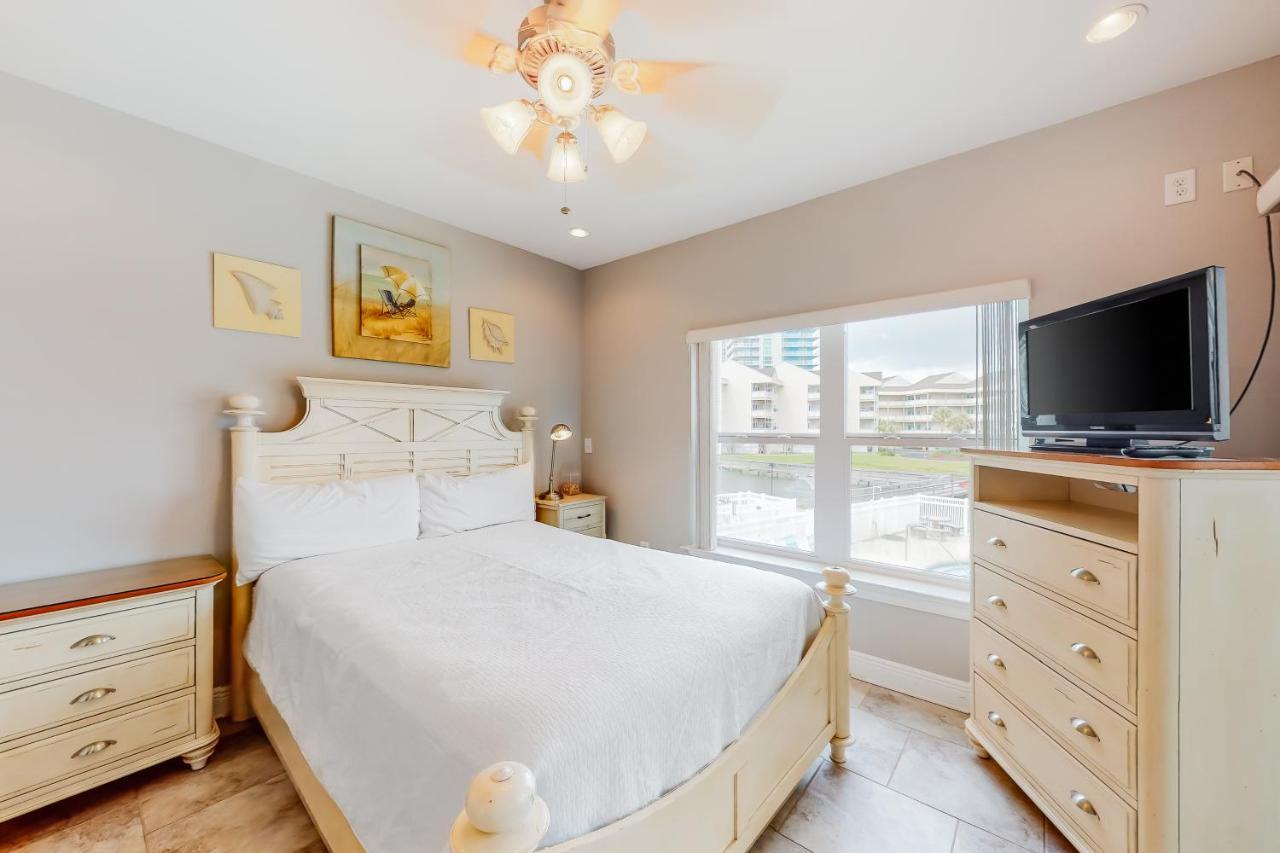 Baywatch G1 Apartment