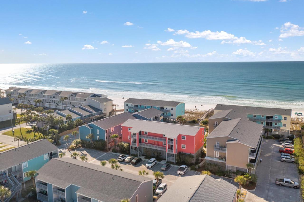 On The Gulf J6 Apartment *