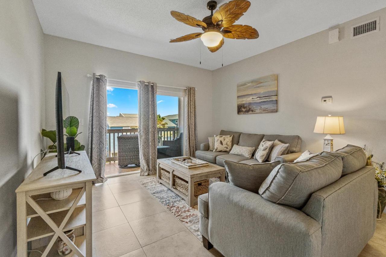 On The Gulf J6 Apartment *
