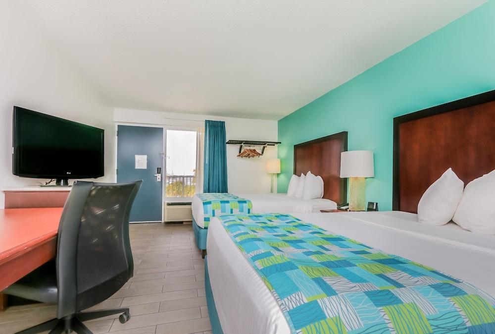 Surf & Hotel Pensacola Beach