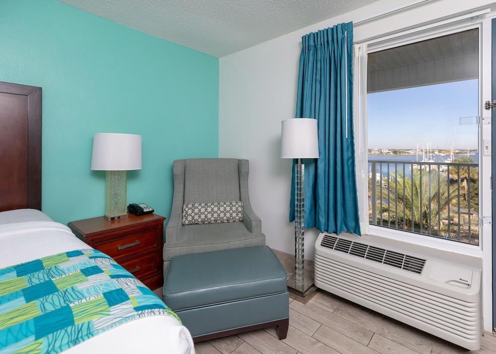 Hotel Surf & 2*