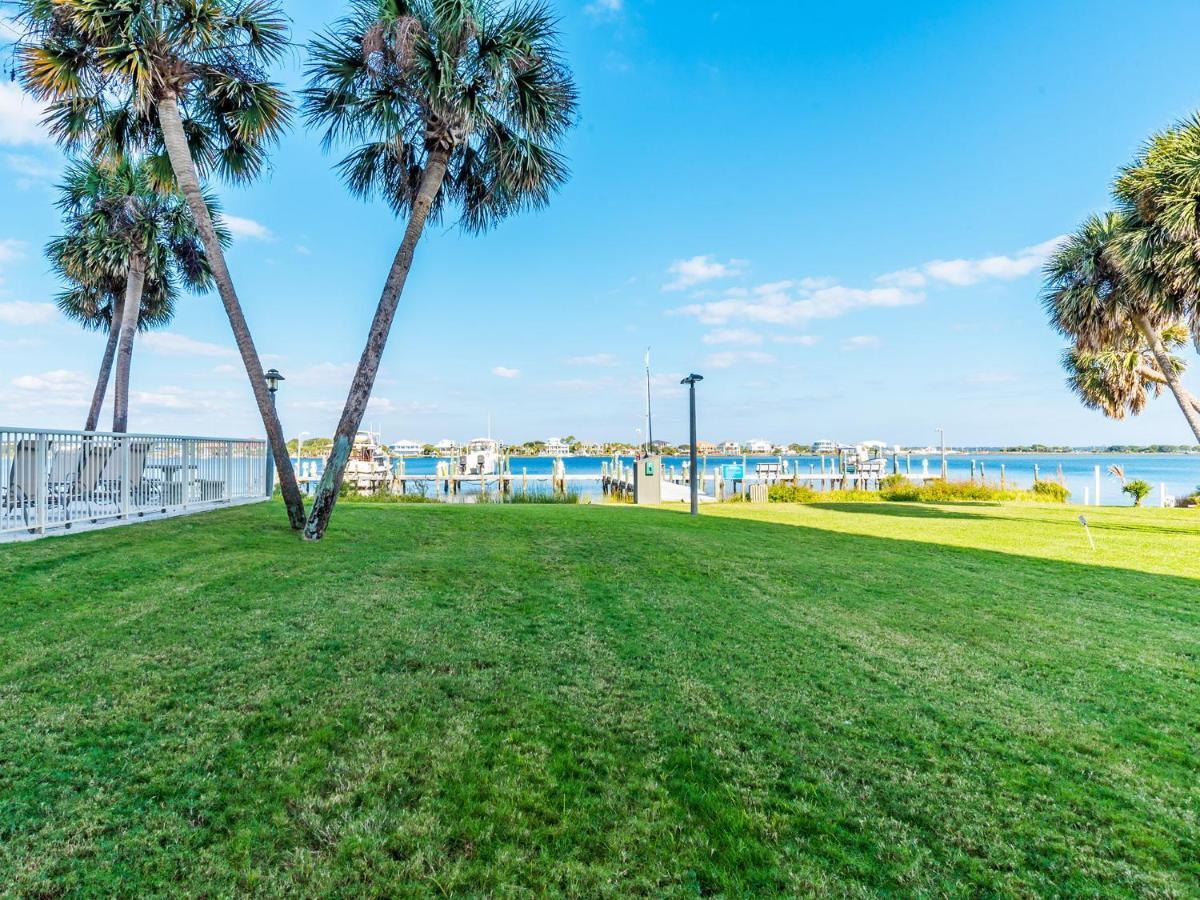 Apartment Sabine Yacht & Racquet #5c *