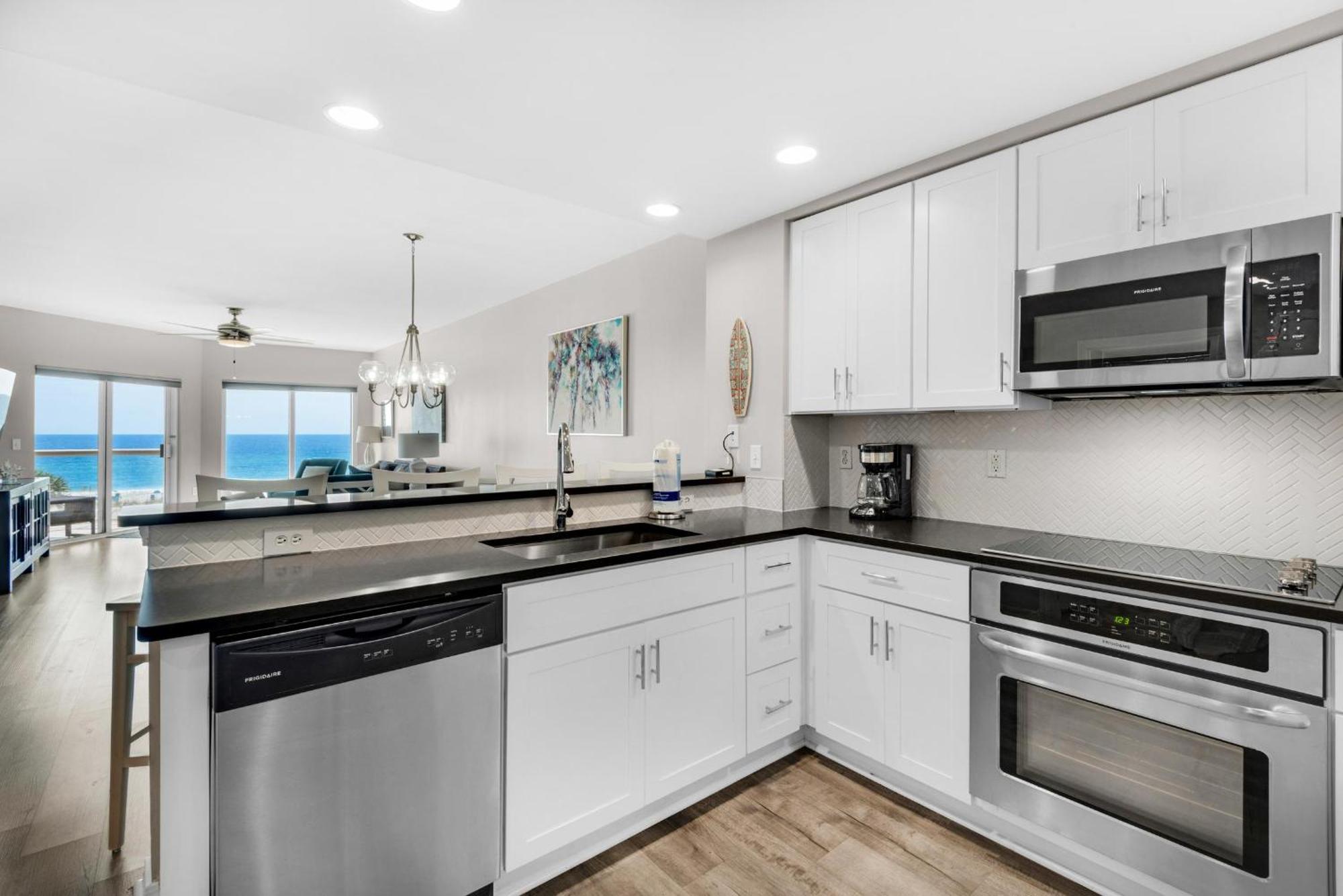 Emerald Isle Unit 206 * Pensacola Beach