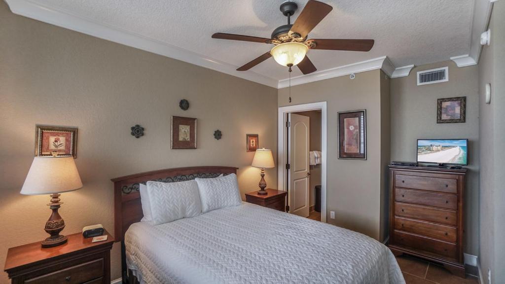 Apartment Club Gulf Front 3b - 1003
