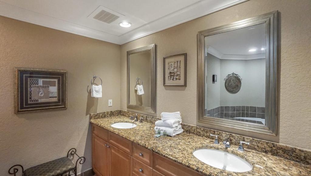 Apartment Club Gulf Front 3b - 1003 *