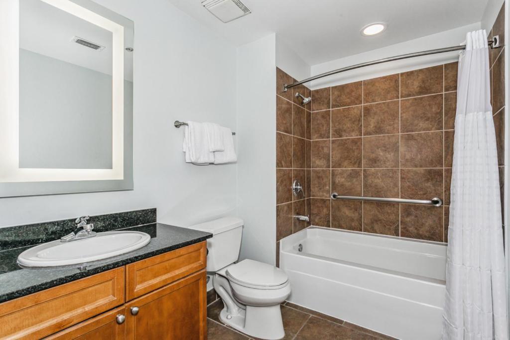 Club 1b - 204a Apartment