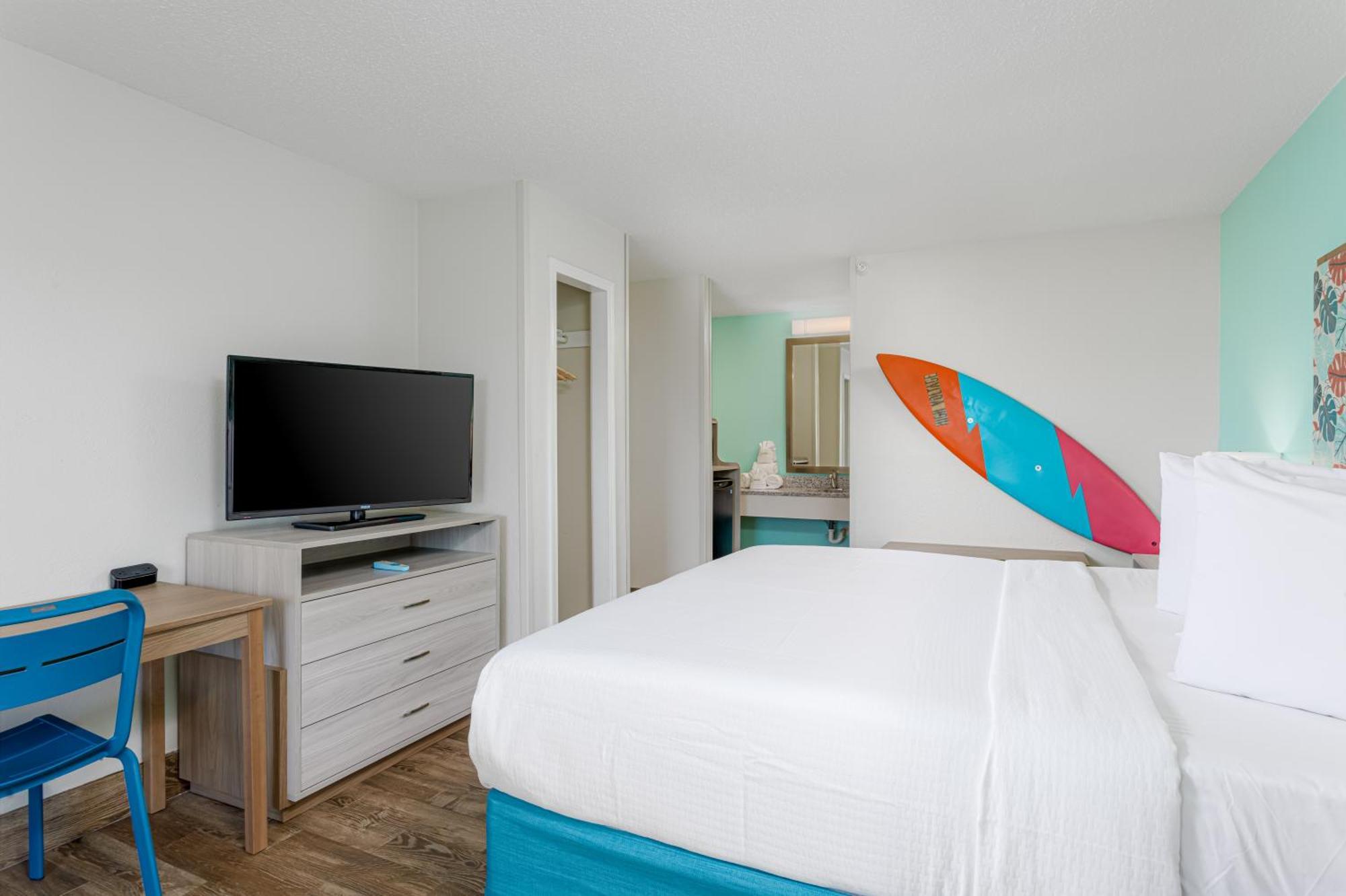 Surf & Pensacola Beach
