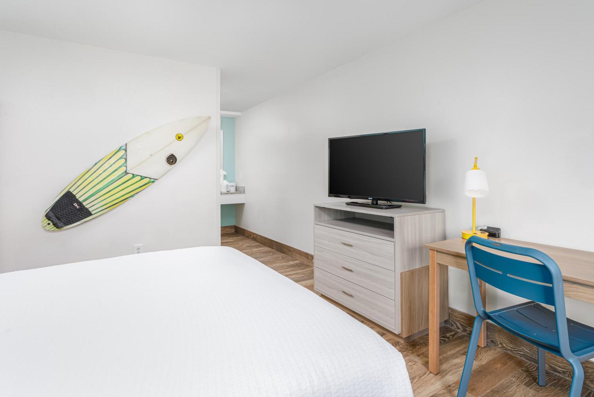Surf & 2* Pensacola Beach
