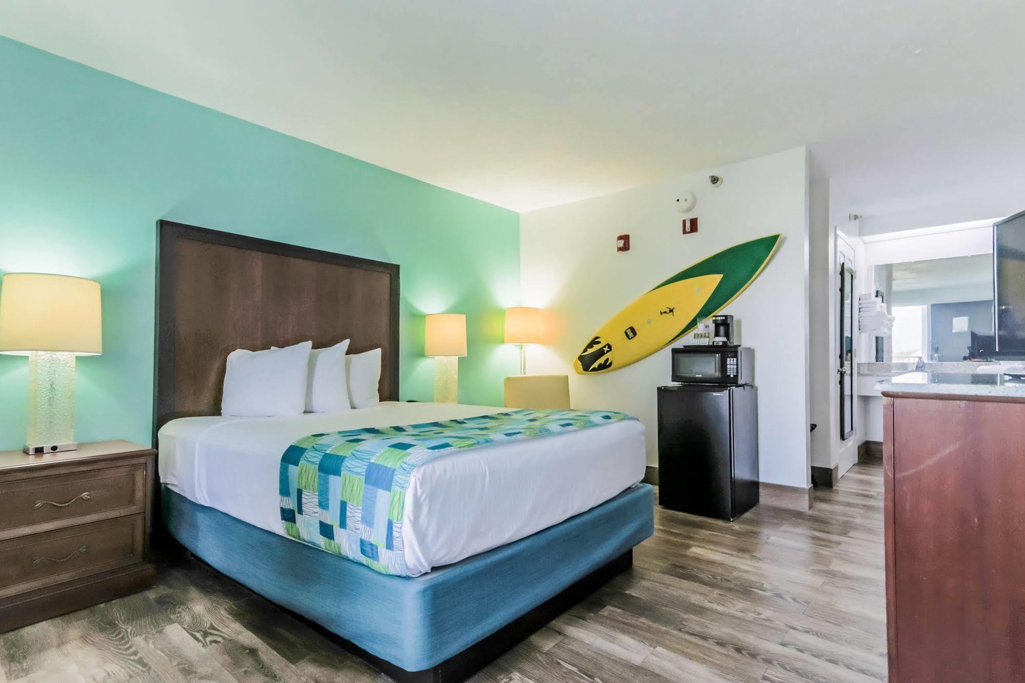 Surf & Pensacola Beach